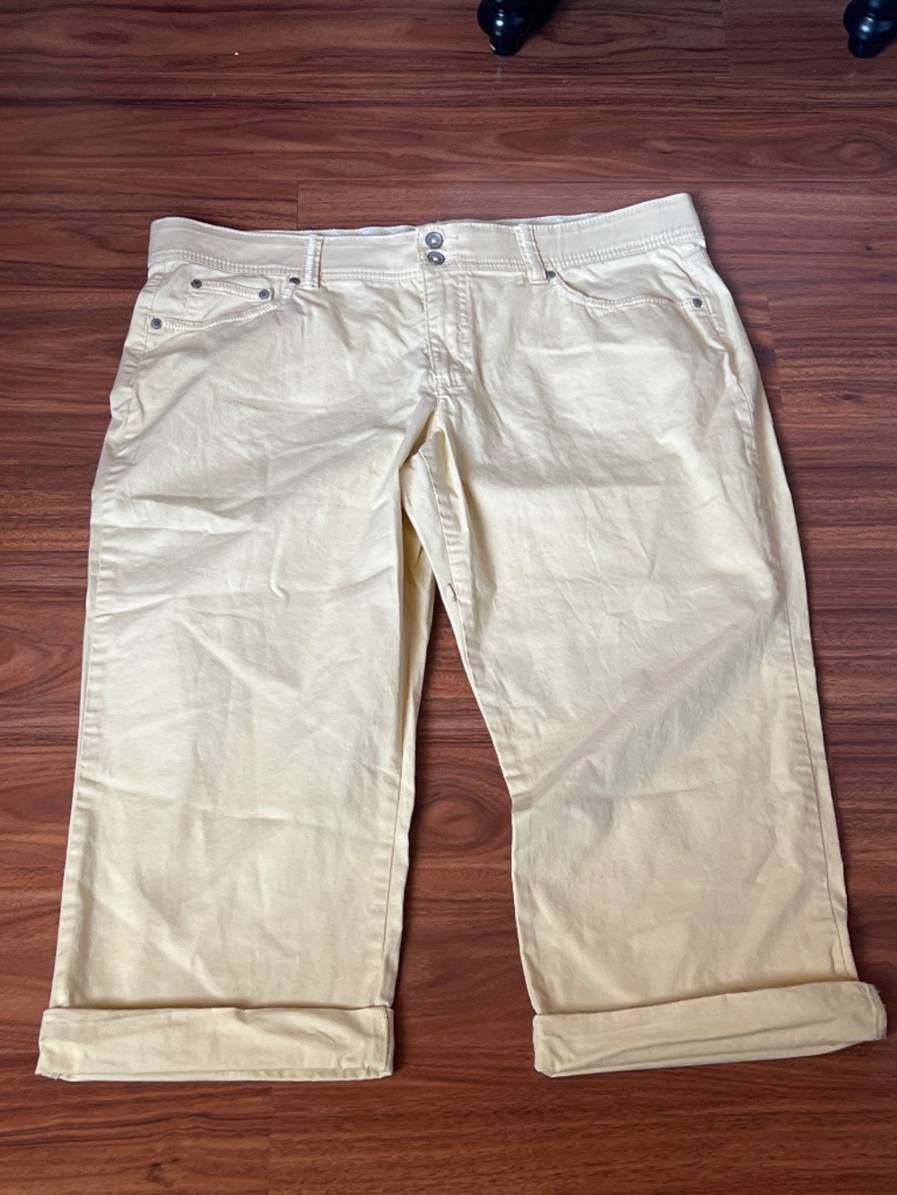 Women’s Nice yellow summer time jeans